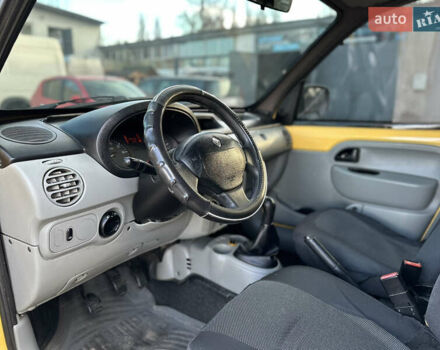 Желтый Рено Кенгу, объемом двигателя 1.46 л и пробегом 299 тыс. км за 3850 $, фото 30 на Automoto.ua