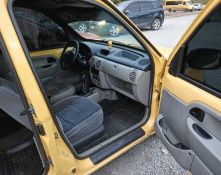 Желтый Рено Кенгу, объемом двигателя 1.5 л и пробегом 429 тыс. км за 3299 $, фото 11 на Automoto.ua