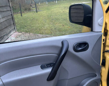 Желтый Рено Кенгу, объемом двигателя 1.5 л и пробегом 312 тыс. км за 4700 $, фото 9 на Automoto.ua