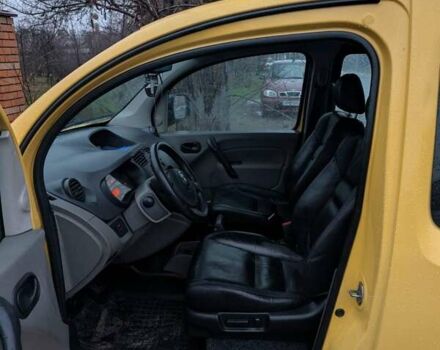 Желтый Рено Кенгу, объемом двигателя 1.46 л и пробегом 330 тыс. км за 5800 $, фото 6 на Automoto.ua