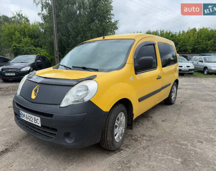 Желтый Рено Кенгу, объемом двигателя 1.46 л и пробегом 209 тыс. км за 5500 $, фото 2 на Automoto.ua