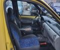 Желтый Рено Кенгу, объемом двигателя 1.46 л и пробегом 424 тыс. км за 4500 $, фото 4 на Automoto.ua
