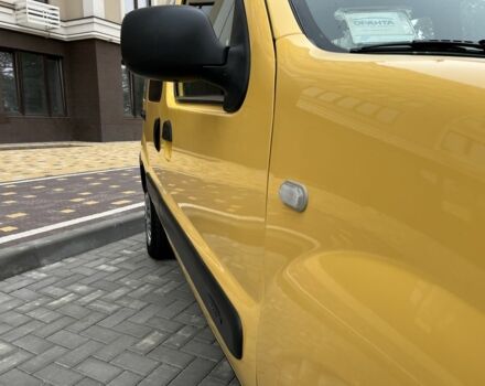Желтый Рено Кенгу, объемом двигателя 1.5 л и пробегом 207 тыс. км за 4100 $, фото 7 на Automoto.ua