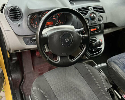 Желтый Рено Кенгу, объемом двигателя 1.46 л и пробегом 348 тыс. км за 4650 $, фото 9 на Automoto.ua