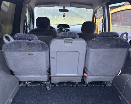 Желтый Рено Кенгу, объемом двигателя 1.5 л и пробегом 312 тыс. км за 4700 $, фото 17 на Automoto.ua