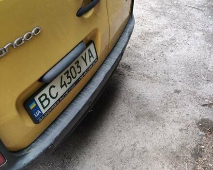 Желтый Рено Кенгу, объемом двигателя 0 л и пробегом 114 тыс. км за 5600 $, фото 1 на Automoto.ua