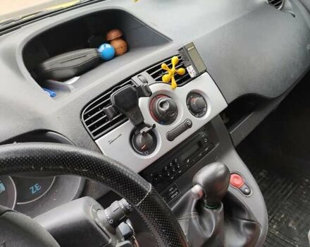 Желтый Рено Кенгу, объемом двигателя 0 л и пробегом 114 тыс. км за 5600 $, фото 9 на Automoto.ua