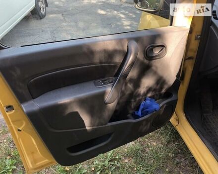 Желтый Рено Кенгу, объемом двигателя 0 л и пробегом 84 тыс. км за 5900 $, фото 5 на Automoto.ua