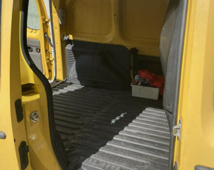 Желтый Рено Кенгу, объемом двигателя 0 л и пробегом 140 тыс. км за 4700 $, фото 5 на Automoto.ua