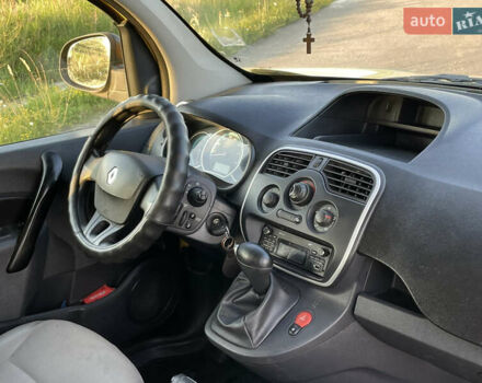 Желтый Рено Кенгу, объемом двигателя 0 л и пробегом 109 тыс. км за 6799 $, фото 62 на Automoto.ua