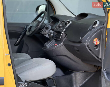 Рено Кєнгу 2015 у Тернополі на Automoto.ua Жовтий Рено Кєнгу, об'ємом двигуна 0 л та пробігом 110 тис. км за 7500 $, фото 25 на Automoto.ua