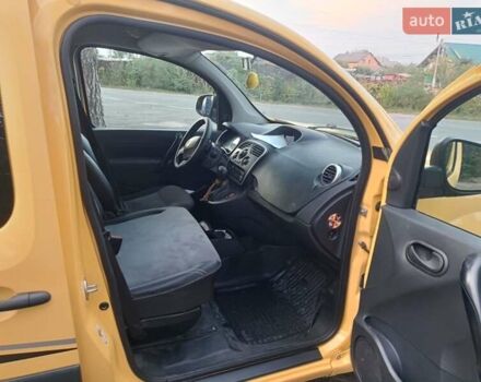 Желтый Рено Кенгу, объемом двигателя 0 л и пробегом 110 тыс. км за 7000 $, фото 5 на Automoto.ua