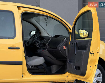 Рено Кєнгу 2015 у Тернополі на Automoto.ua Жовтий Рено Кєнгу, об'ємом двигуна 0 л та пробігом 110 тис. км за 7500 $, фото 22 на Automoto.ua