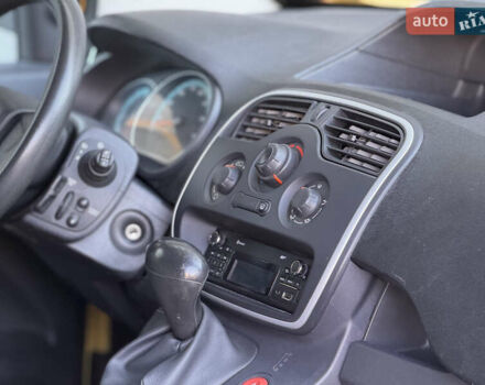 Рено Кєнгу 2015 у Тернополі на Automoto.ua Жовтий Рено Кєнгу, об'ємом двигуна 0 л та пробігом 110 тис. км за 7500 $, фото 26 на Automoto.ua