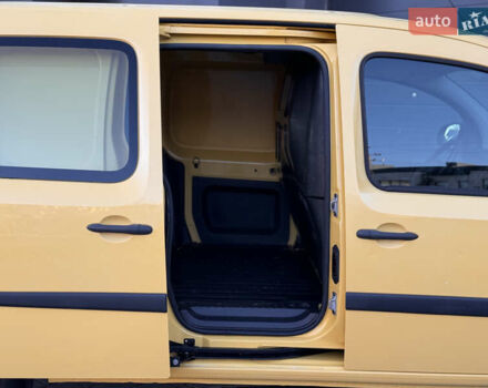 Рено Кєнгу 2015 у Тернополі на Automoto.ua Жовтий Рено Кєнгу, об'ємом двигуна 0 л та пробігом 110 тис. км за 7500 $, фото 17 на Automoto.ua