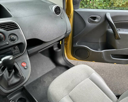 Желтый Рено Кенгу, объемом двигателя 0 л и пробегом 98 тыс. км за 7900 $, фото 13 на Automoto.ua