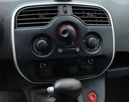 Рено Кенгу 2017 в Львове на Automoto.ua Желтый Рено Кенгу, объемом двигателя 0 л и пробегом 90 тыс. км за 7999 $, фото 11 на Automoto.ua