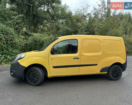 Желтый Рено Кенгу, объемом двигателя 0 л и пробегом 98 тыс. км за 8100 $, фото 9 на Automoto.ua