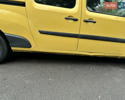 Желтый Рено Кенгу, объемом двигателя 0 л и пробегом 98 тыс. км за 8100 $, фото 22 на Automoto.ua