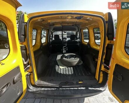 Желтый Рено Кенгу, объемом двигателя 1.2 л и пробегом 40 тыс. км за 8790 $, фото 9 на Automoto.ua