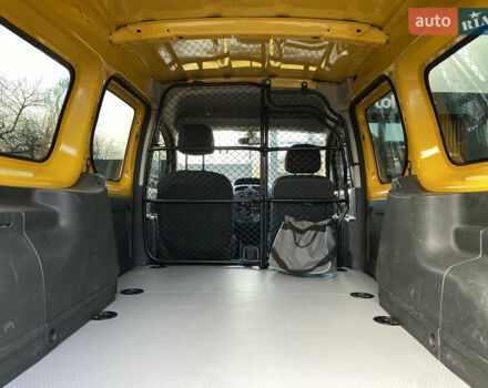 Желтый Рено Кенгу, объемом двигателя 0 л и пробегом 57 тыс. км за 9950 $, фото 21 на Automoto.ua