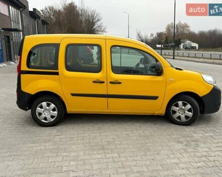 Желтый Рено Кенгу, объемом двигателя 1.5 л и пробегом 32 тыс. км за 9990 $, фото 5 на Automoto.ua