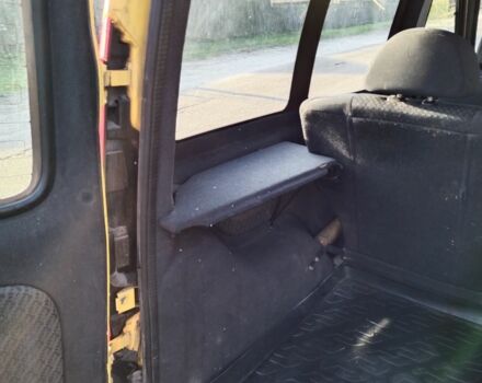 Желтый Рено Кенгу, объемом двигателя 1.5 л и пробегом 158 тыс. км за 4300 $, фото 5 на Automoto.ua