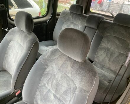 Желтый Рено Кенгу, объемом двигателя 1.5 л и пробегом 293 тыс. км за 3399 $, фото 4 на Automoto.ua