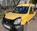 Желтый Рено Кенгу, объемом двигателя 1.5 л и пробегом 212 тыс. км за 4000 $, фото 1 на Automoto.ua