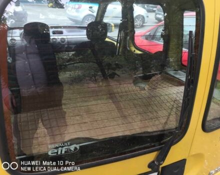 Желтый Рено Кенгу, объемом двигателя 1.4 л и пробегом 165 тыс. км за 3500 $, фото 4 на Automoto.ua