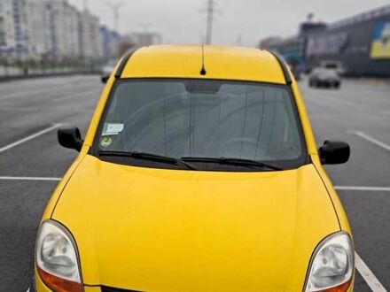 Желтый Рено Кенгу, объемом двигателя 1.5 л и пробегом 262 тыс. км за 3100 $, фото 1 на Automoto.ua