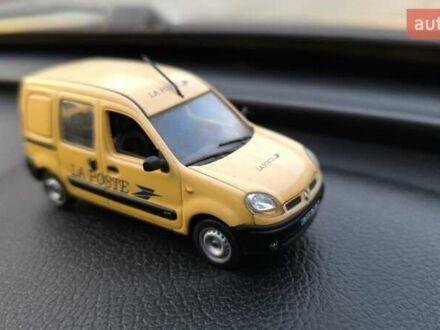 Желтый Рено Кенгу, объемом двигателя 1.5 л и пробегом 320 тыс. км за 4400 $, фото 1 на Automoto.ua