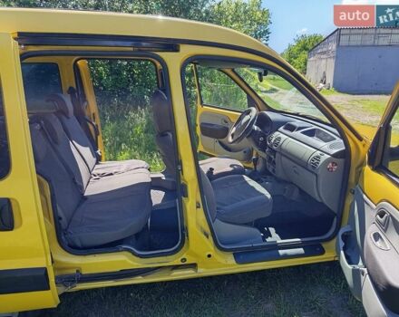 Желтый Рено Кенгу, объемом двигателя 1.39 л и пробегом 201 тыс. км за 3950 $, фото 1 на Automoto.ua