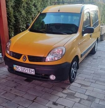 Желтый Рено Кенгу, объемом двигателя 1.5 л и пробегом 331 тыс. км за 4100 $, фото 1 на Automoto.ua