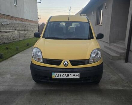 Желтый Рено Кенгу, объемом двигателя 1.46 л и пробегом 187 тыс. км за 3800 $, фото 1 на Automoto.ua