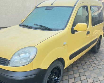 Желтый Рено Кенгу, объемом двигателя 1.6 л и пробегом 207 тыс. км за 4200 $, фото 1 на Automoto.ua