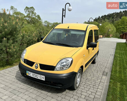 Желтый Рено Кенгу, объемом двигателя 1.5 л и пробегом 160 тыс. км за 4450 $, фото 1 на Automoto.ua