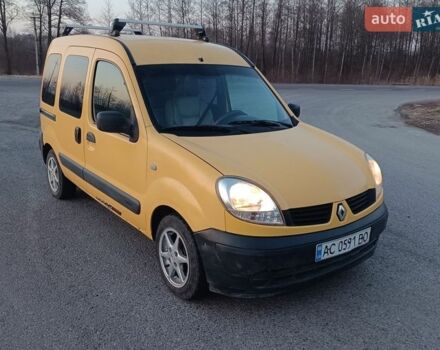 Желтый Рено Кенгу, объемом двигателя 1.46 л и пробегом 400 тыс. км за 2999 $, фото 1 на Automoto.ua