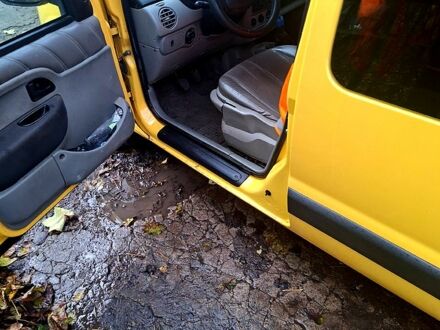 Рено Кєнгу 2008 у Новоукраинке на Automoto.ua Жовтий Рено Кєнгу, об'ємом двигуна 1.5 л та пробігом 210 тис. км за 4200 $, фото 1 на Automoto.ua