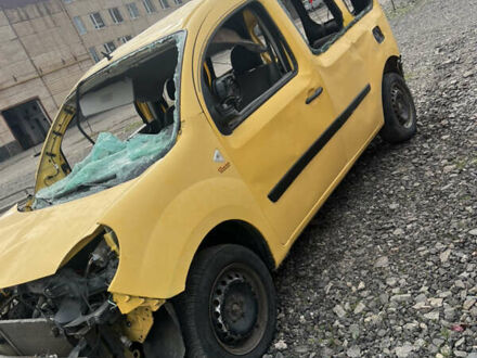 Рено Кєнгу 2009 у Кривому Розі на Automoto.ua Жовтий Рено Кєнгу, об'ємом двигуна 1.5 л та пробігом 200 тис. км за 900 $, фото 1 на Automoto.ua