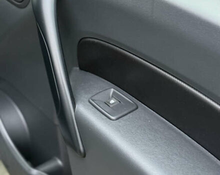 Серый Рено Кенгу, объемом двигателя 0 л и пробегом 45 тыс. км за 12900 $, фото 37 на Automoto.ua