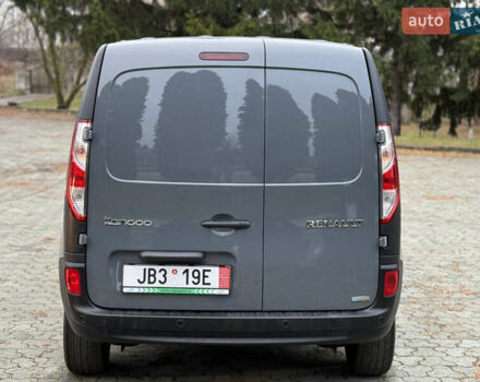 Сірий Рено Кєнгу, об'ємом двигуна 0 л та пробігом 45 тис. км за 12800 $, фото 5 на Automoto.ua
