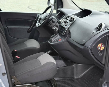 Сірий Рено Кєнгу, об'ємом двигуна 0 л та пробігом 45 тис. км за 12800 $, фото 39 на Automoto.ua