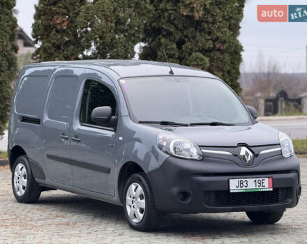 Серый Рено Кенгу, объемом двигателя 0 л и пробегом 45 тыс. км за 12900 $, фото 2 на Automoto.ua