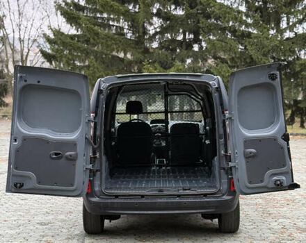 Сірий Рено Кєнгу, об'ємом двигуна 0 л та пробігом 45 тис. км за 12800 $, фото 46 на Automoto.ua