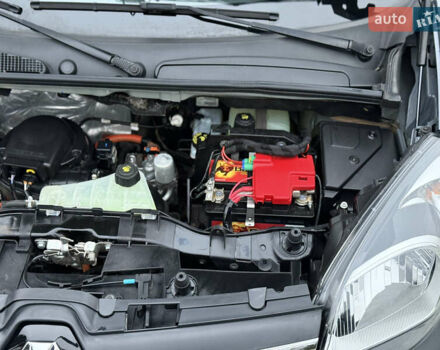 Сірий Рено Кєнгу, об'ємом двигуна 0 л та пробігом 45 тис. км за 12800 $, фото 58 на Automoto.ua