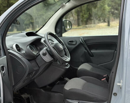 Сірий Рено Кєнгу, об'ємом двигуна 0 л та пробігом 45 тис. км за 12800 $, фото 23 на Automoto.ua