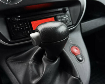 Сірий Рено Кєнгу, об'ємом двигуна 0 л та пробігом 45 тис. км за 12800 $, фото 34 на Automoto.ua