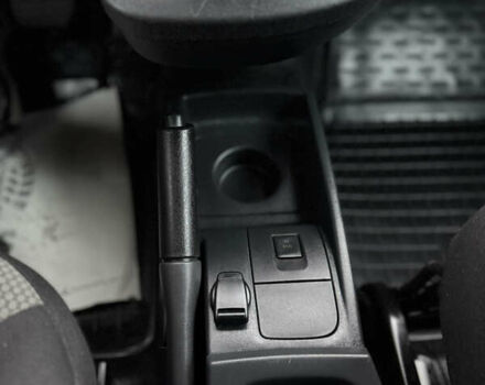 Серый Рено Кенгу, объемом двигателя 0 л и пробегом 45 тыс. км за 12900 $, фото 33 на Automoto.ua