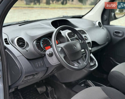 Сірий Рено Кєнгу, об'ємом двигуна 0 л та пробігом 45 тис. км за 12800 $, фото 22 на Automoto.ua